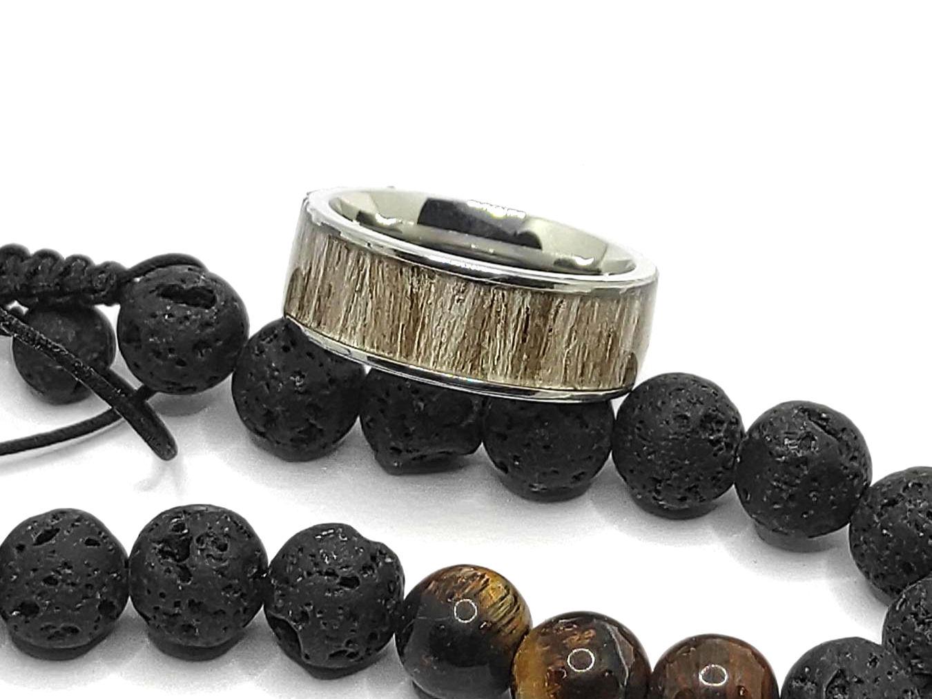 Męski pierścionek z szarego dębu z inkrustacją – ręcznie robiony drewniano-metalowy pierścionek dla niego - WoodRingsByJet