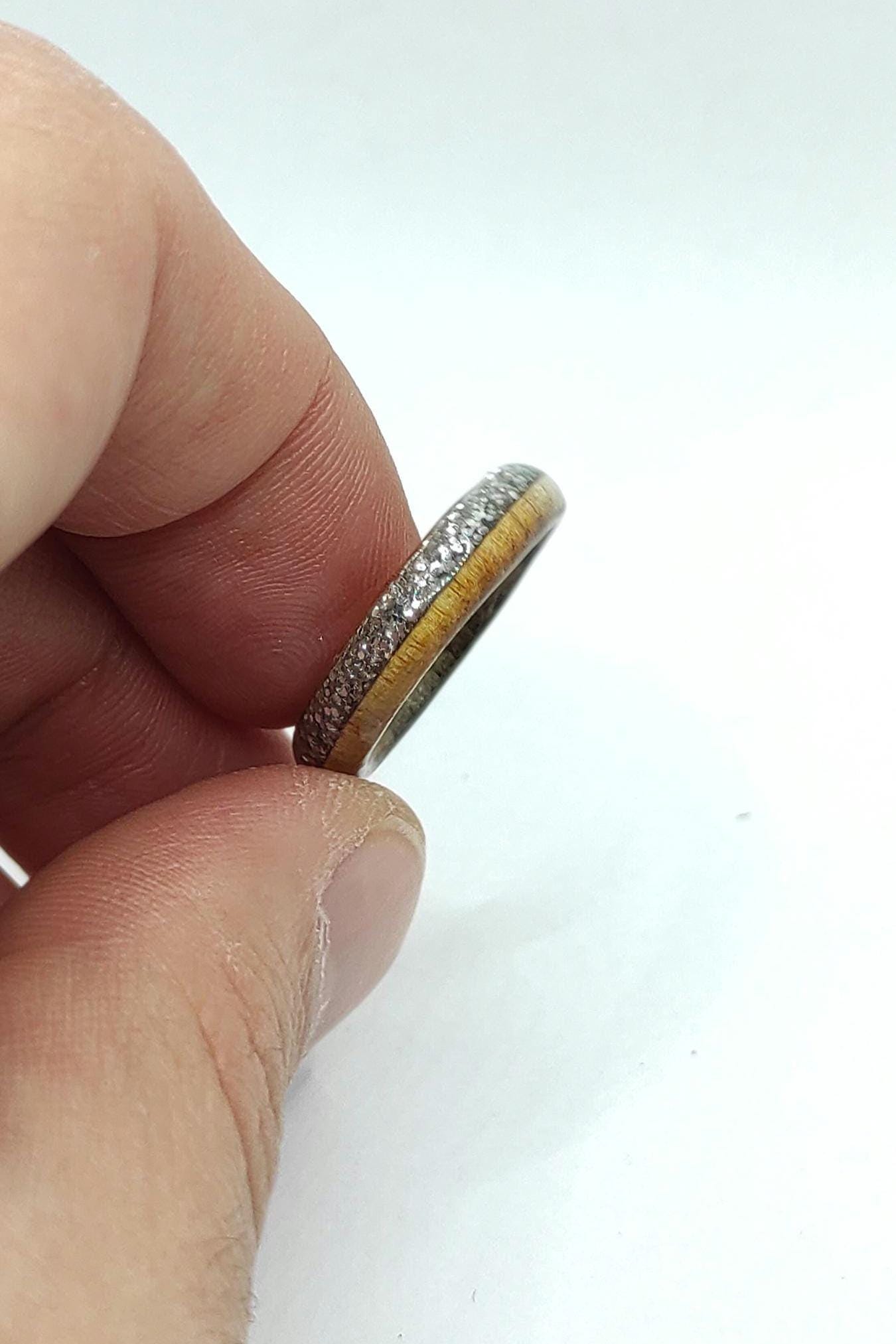 Whispering Willow Ring – Eco-Friendly Handmade Wooden Band with Silver Glitter Inlay