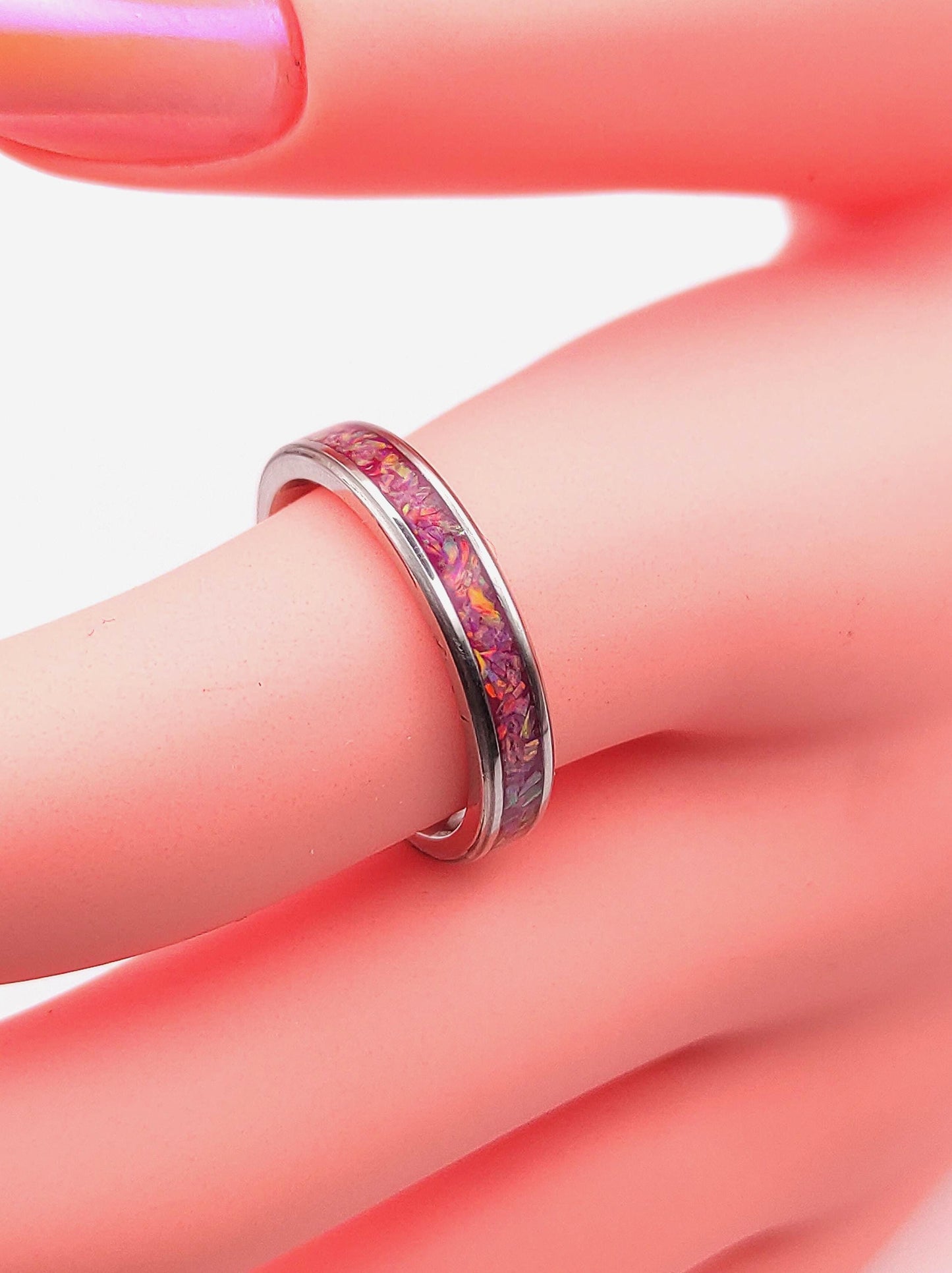 Pierścionek z różowym opalem - WoodRingsByJet