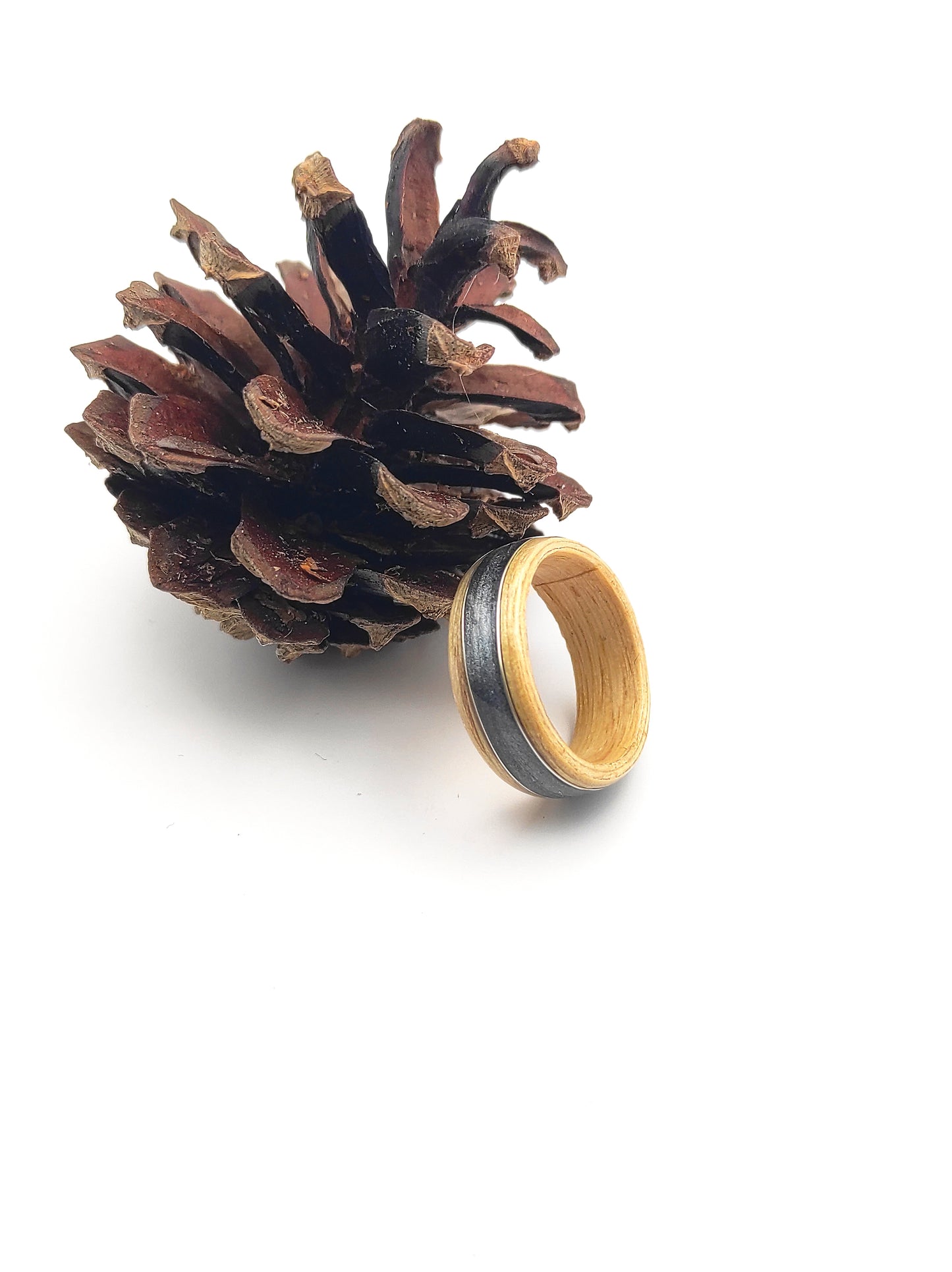 Smoke & Birch – Wooden Ring with Burnt Birch and Ash Vein