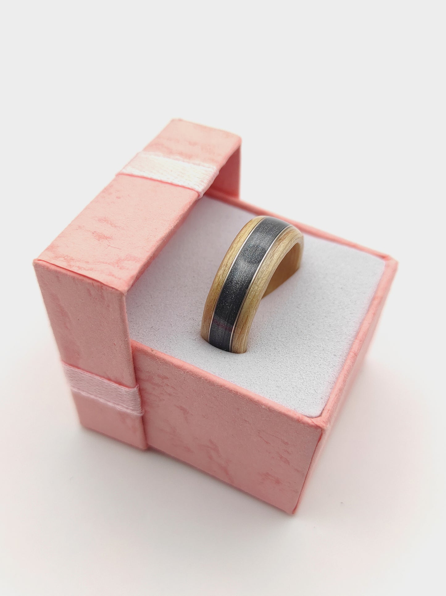 Smoke & Birch – Wooden Ring with Burnt Birch and Ash Vein