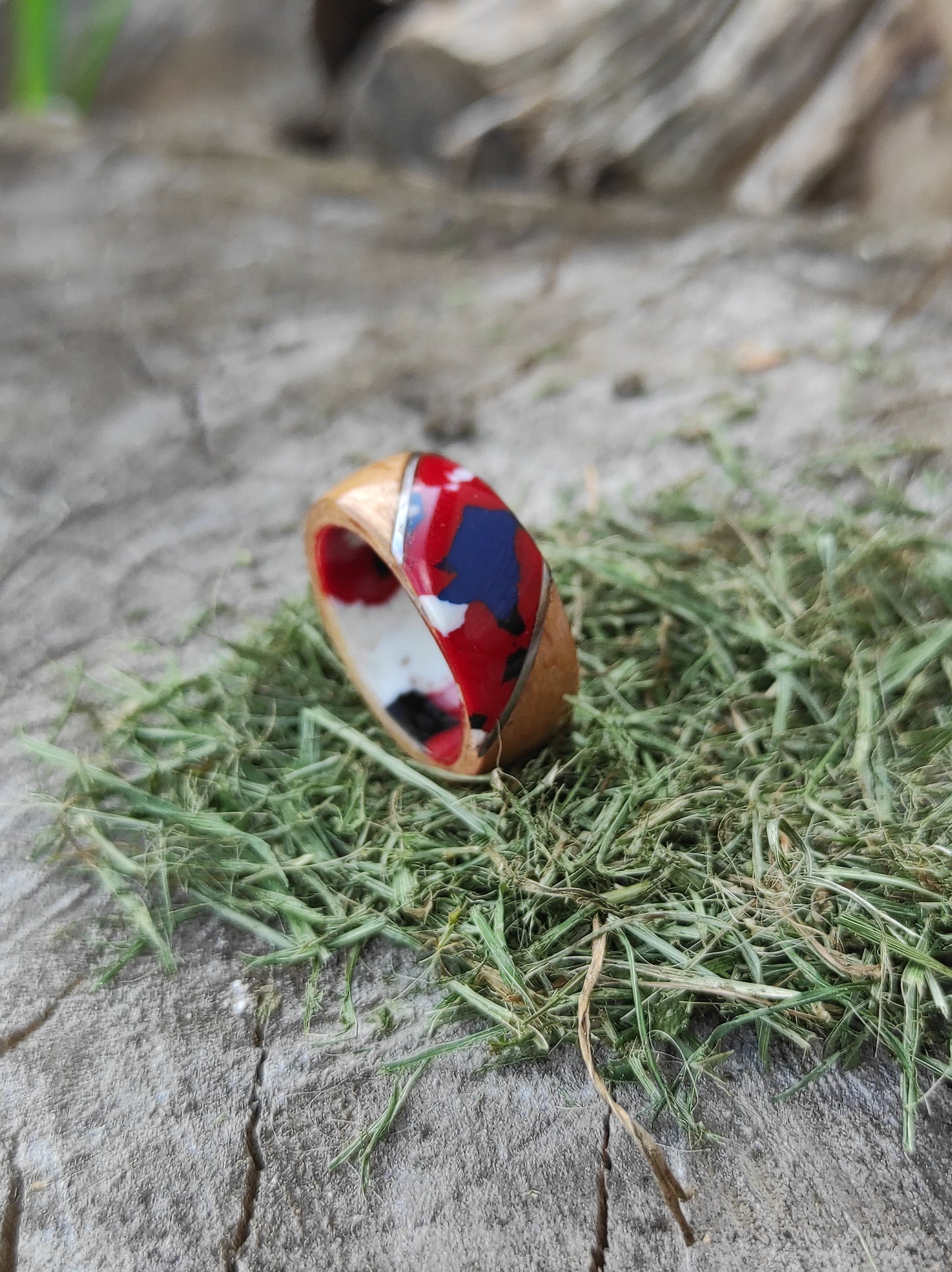 Mozaika z buku – ręcznie wykonany drewniany pierścień - WoodRingsByJet