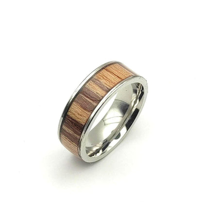 Męski pierścionek stal chirurgiczna + wstawka drewna Zebrano – unikalny design handmade - WoodRingsByJet