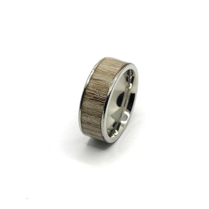 Męski pierścionek z szarego dębu z inkrustacją – ręcznie robiony drewniano-metalowy pierścionek dla niego - WoodRingsByJet