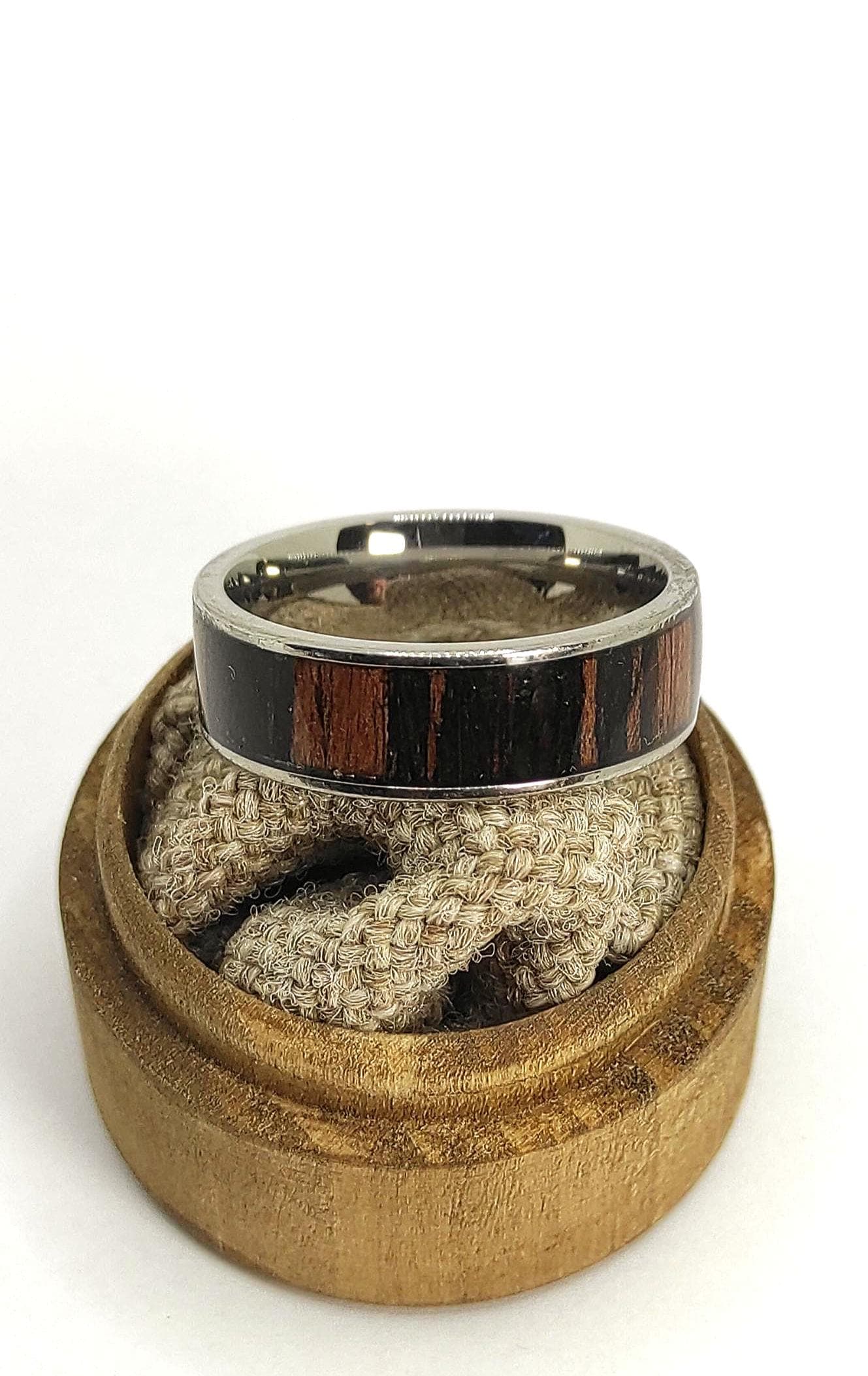 Ebny and Metal Ring