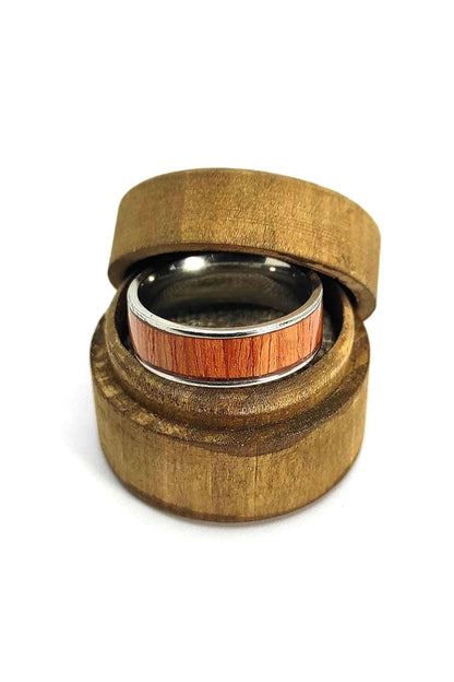 Męski pierścionek z forniru różanego drewna i metalu – ręcznie robiony, unikalny drewniano-metalowy pierścionek dla niego - WoodRingsByJet