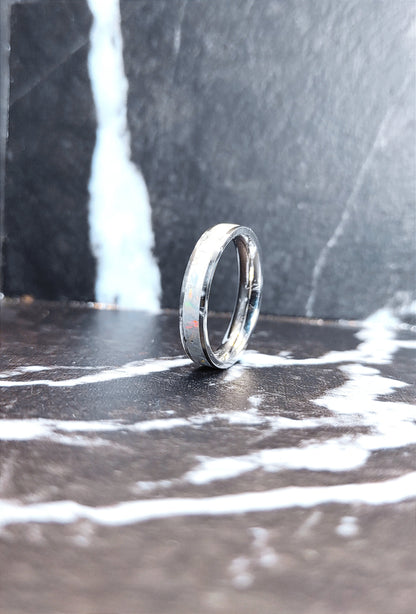 Pierścionek z opalem „Fire and Snow” - WoodRingsByJet