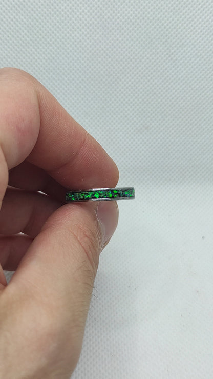 Pierścionek z zielonym opalem - WoodRingsByJet