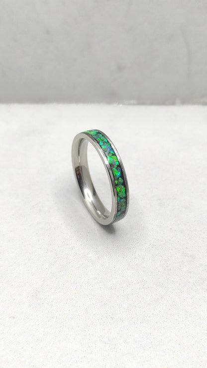 Pierścionek z zielonym opalem - WoodRingsByJet
