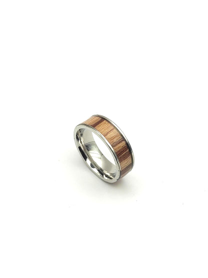 Męski pierścionek stal chirurgiczna + wstawka drewna Zebrano – unikalny design handmade - WoodRingsByJet