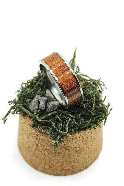 Męski pierścionek z drewna teakowego i metalu – ręcznie robiony, stylowy pierścionek drewniano-metalowy dla niego - WoodRingsByJet