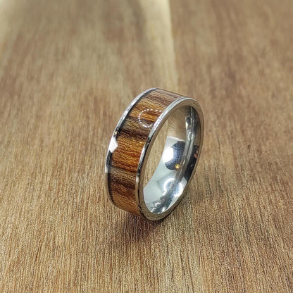 Męski pierścionek z drewnem Palisander (rosewood) i stalą chirurgiczną – pierścionek z drewnem dla mężczyzn - WoodRingsByJet