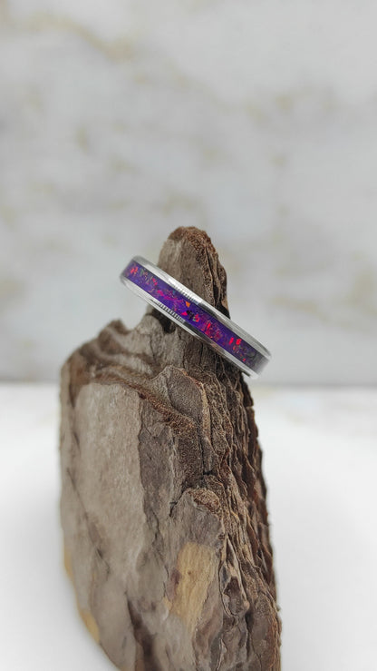 Pierścionek z głęboko purpurowym opalem - WoodRingsByJet