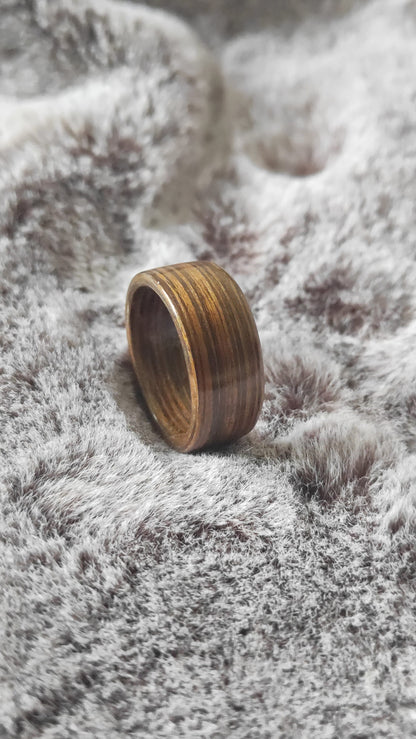 Pierścionek z drewna wenge - ręcznie robiony unisex / naturalna obrączka eko - WoodRingsByJet