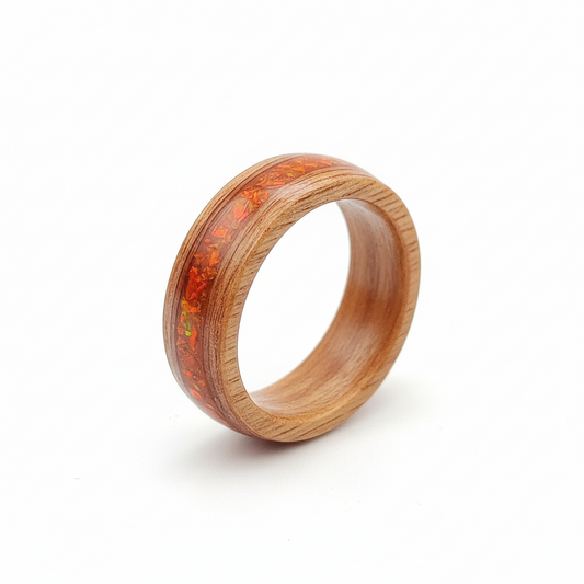 Drewniany pierścionek z opalem ognistym – teak i czerwony opal