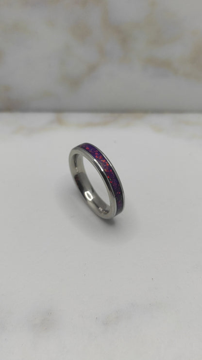 Pierścionek z głęboko purpurowym opalem - WoodRingsByJet