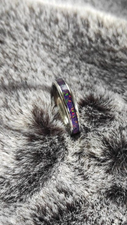 Pierścionek z głęboko purpurowym opalem - WoodRingsByJet
