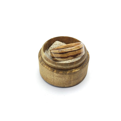 Pierścień z drewna Zebrano — minimalistyczna obrączka z bentwood, dla par i na co dzień - WoodRingsByJet