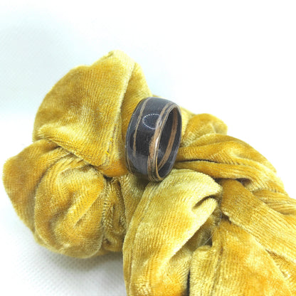 Zebrawood – ręcznie robiona obrączka unisex z drewna, minimalistyczny pierścionek - WoodRingsByJet