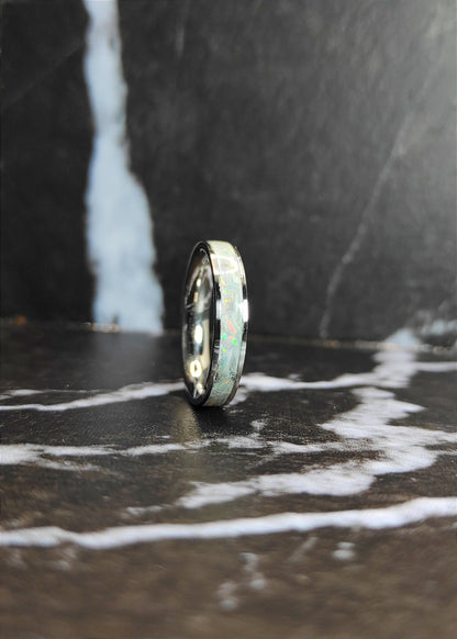 Pierścionek z opalem „Fire and Snow” - WoodRingsByJet