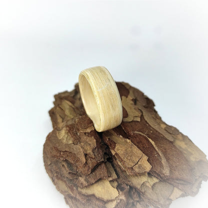 Minimalistyczna obrączka drewniana z wybielonego dębu – unisex, ręcznie robiona, ekologiczna - WoodRingsByJet