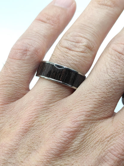 Męski pierścionek z drewnem Wenge i stalą chirurgiczną – pierścionek z drewnem dla mężczyzn - WoodRingsByJet