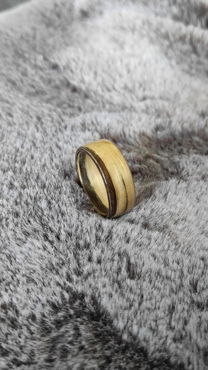 Zebrano — ręcznie wykonana obrączka drewniana (Bentwood) | wodoodporna, uniseks, spersonalizowana - WoodRingsByJet