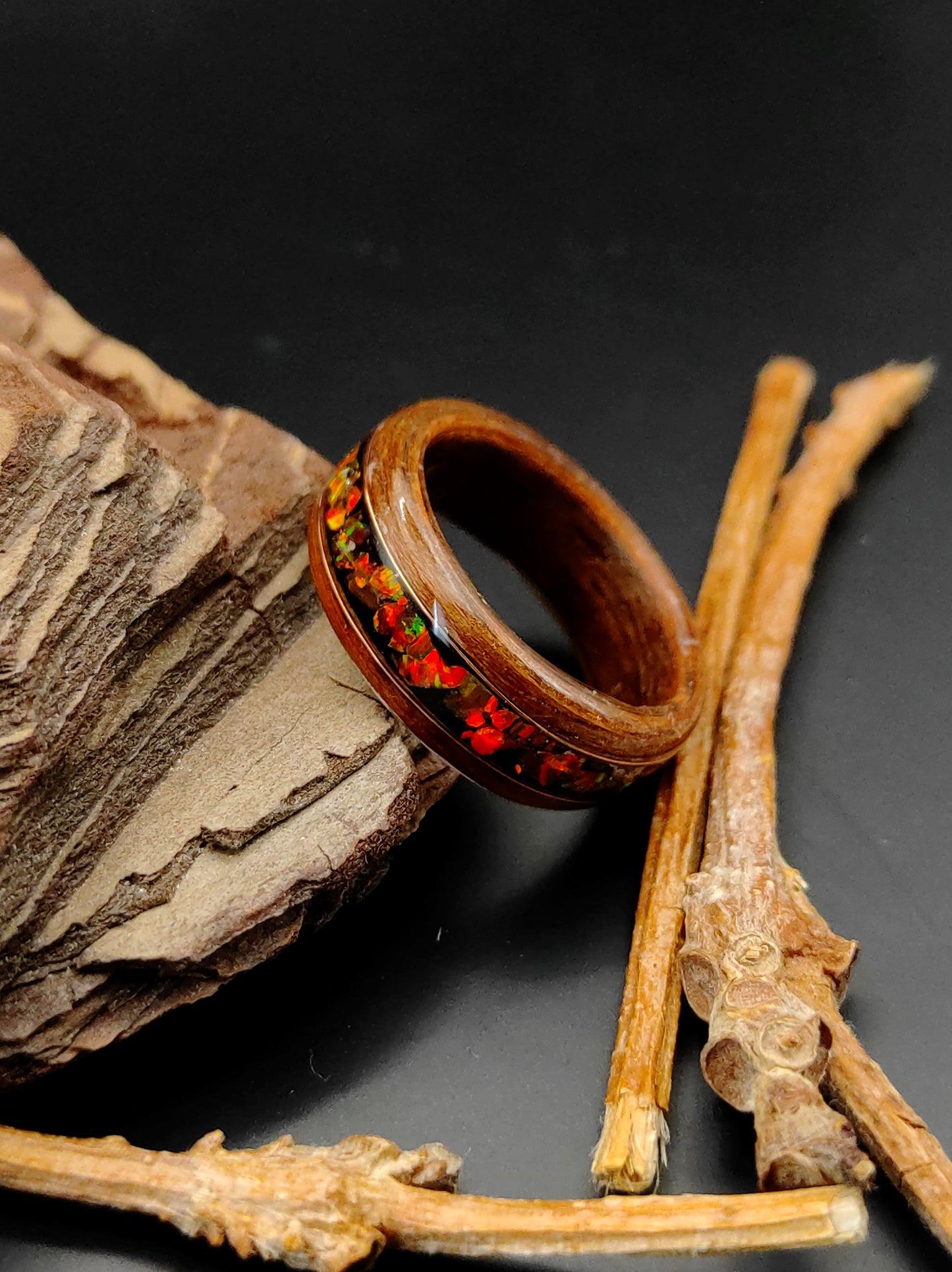 Pierścionek drewniany teak – opal
