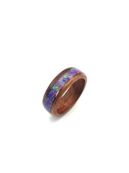 Plum Haze – Wooden Ring with Amethyst Dust and Silver Vein