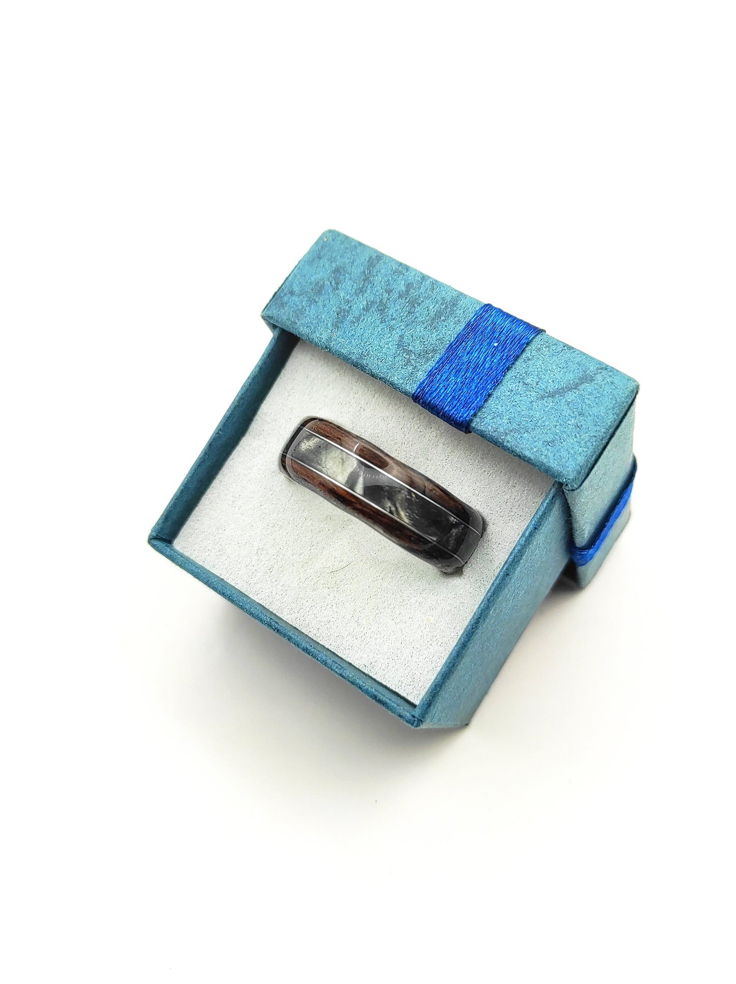 Korzeń Nocy - pierścionek z wenge i grafitowym celuoidem - WoodRingsByJet