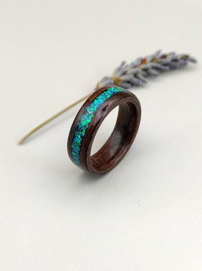 Pierścionek drewniany z opalem – wenge i turkusowy opal