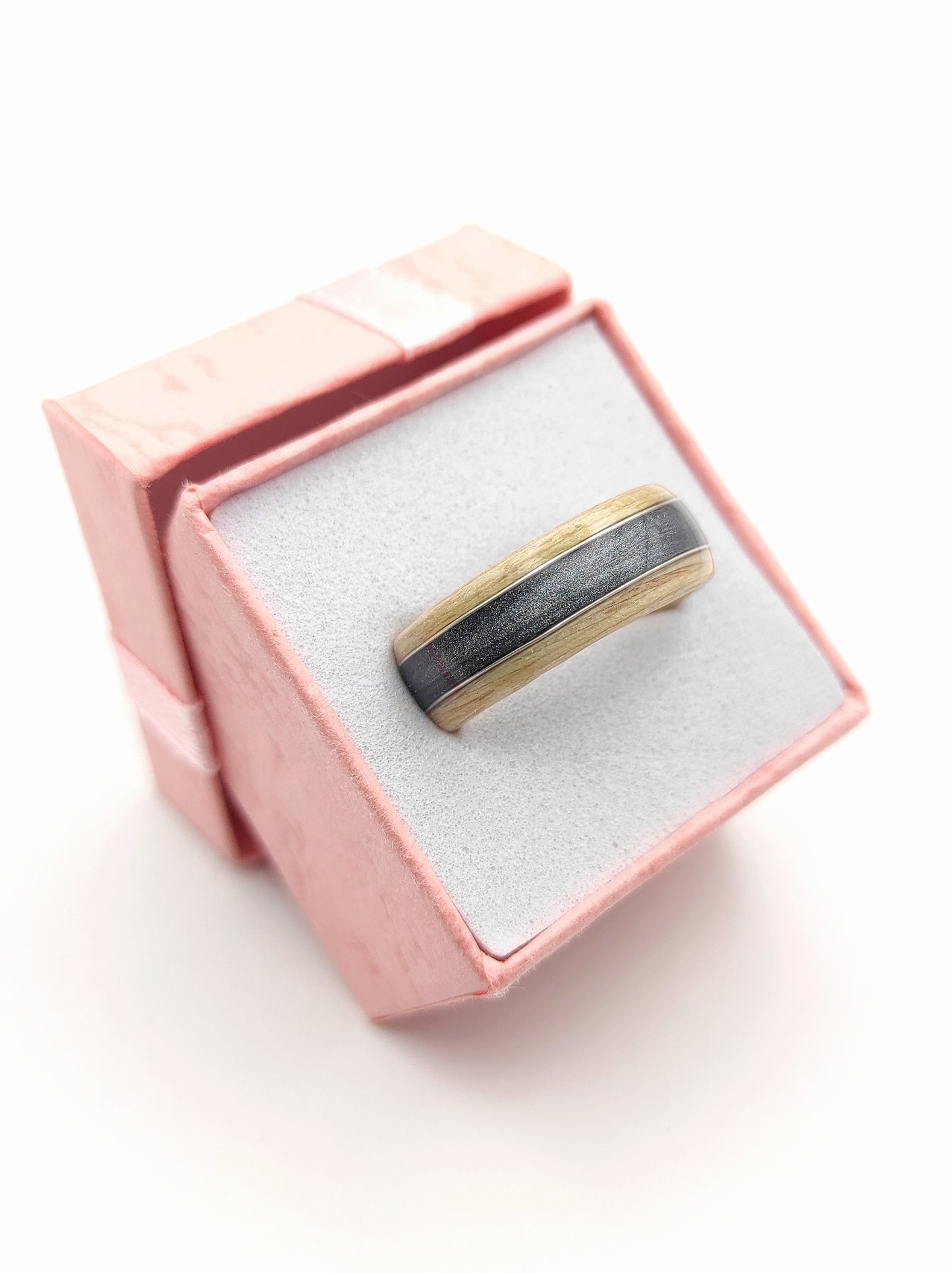 Smoke & Birch – Wooden Ring with Burnt Birch and Ash Vein