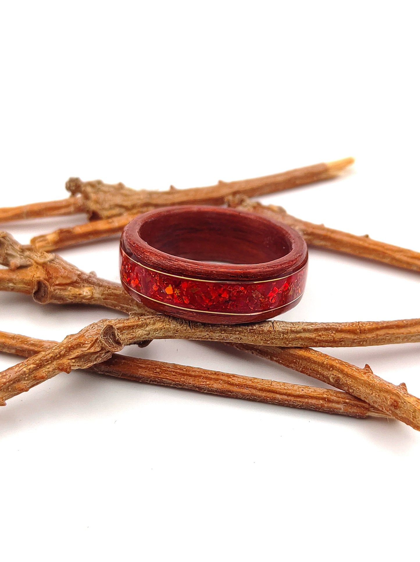 Chestnut Echo – Wooden Ring with Red Opal and Golden Details