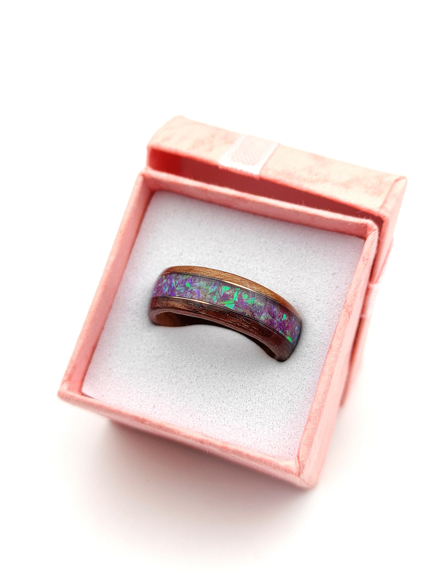 Plum Haze – Wooden Ring with Amethyst Dust and Silver Vein