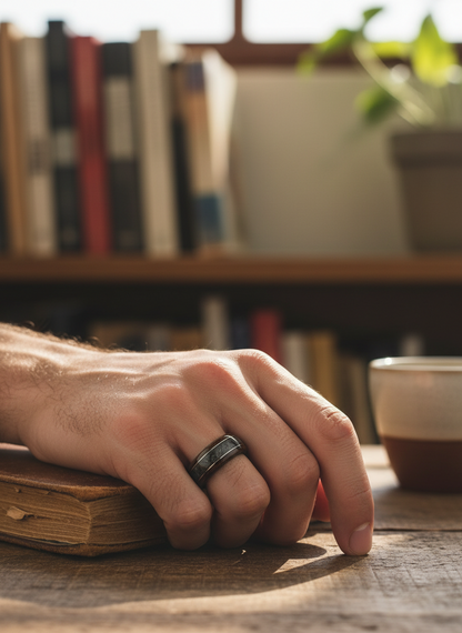 Korzeń Nocy - Ciemny Pierścionek z Naturalnego Drewna