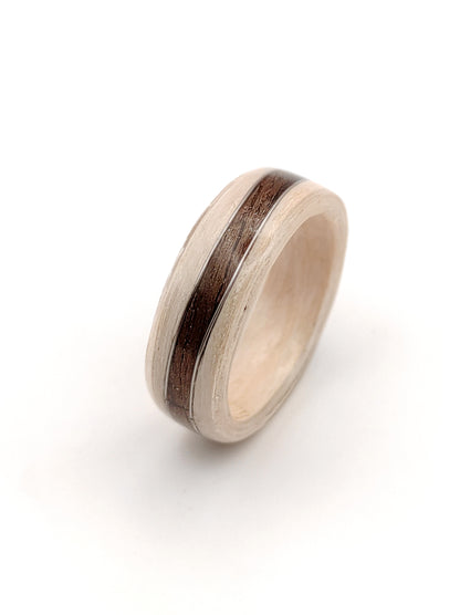 Pierścionek z drewna dębowego z hebanową falą